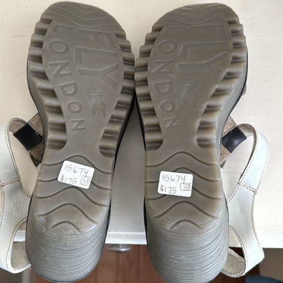 Fly London 40 "Yila" Brown Black White Sandals Size 38 us size 8 - Picture 3 of 6